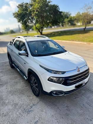 FIAT TORO 2.0 16V TURBO DIESEL RANCH 4WD AT9 FIAT TORO 2.0 16V TURBO DIESEL RANCH 4WD AT9